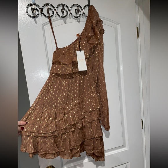 New! Rocco Sand Aine One Shoulder Belted Mini Dress ✨ Medium NWT! - Picture 15 of 16